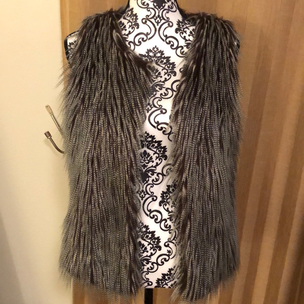 Max studio faux fur vest